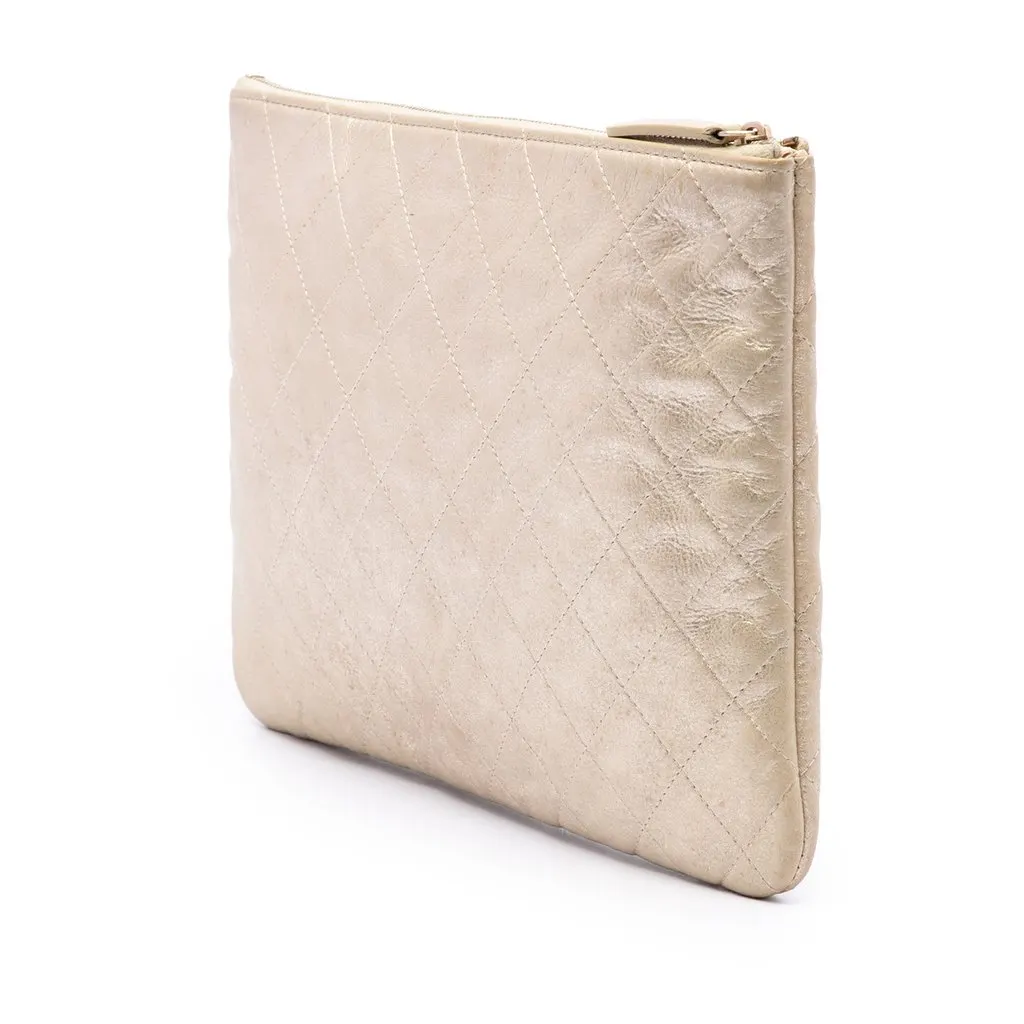 Chanel Medium Quilted Metallic Calfskin Leaves CC O Case Clutch Gold Leather Very good - Back View