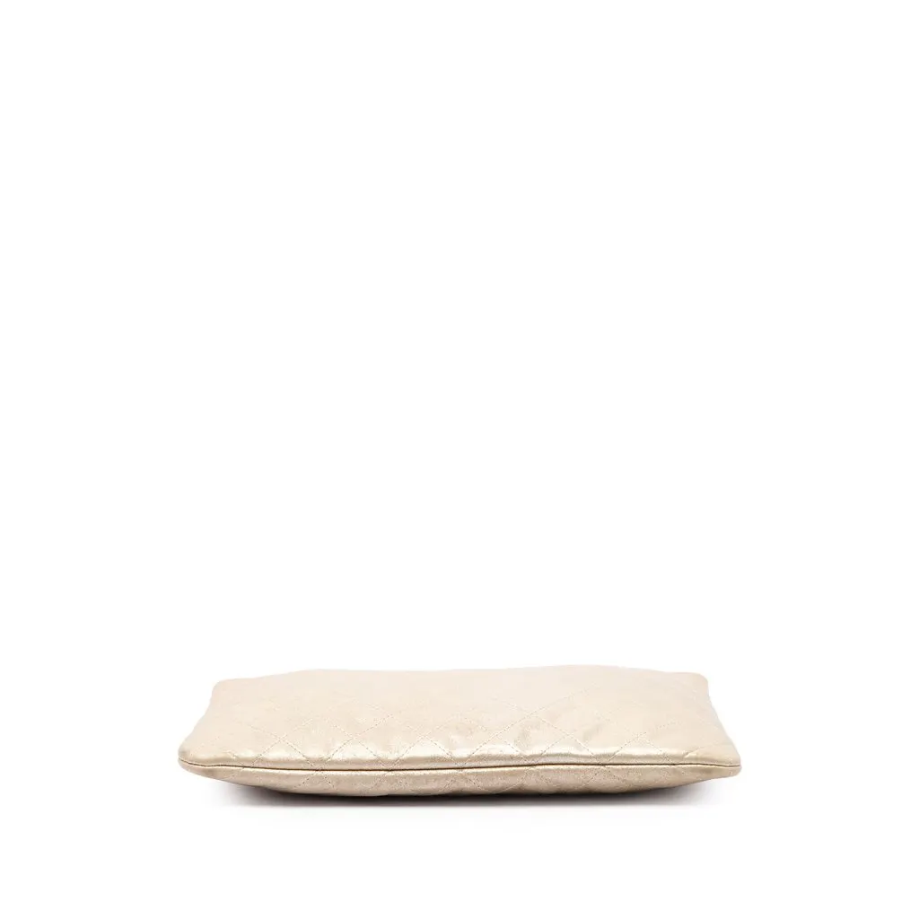 Chanel Medium Quilted Metallic Calfskin Leaves CC O Case Clutch Gold Leather Very good - Inside View