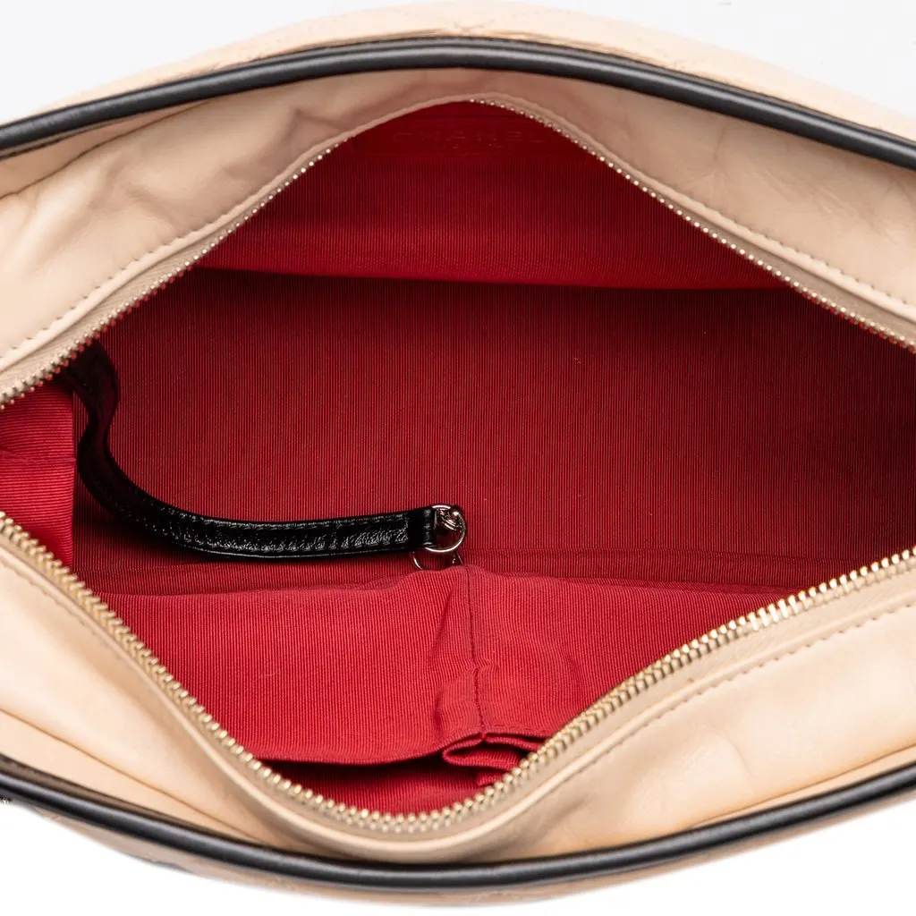 Chanel Medium Bicolor Lambskin Gabrielle Crossbody Beige Leather Very good - Model View