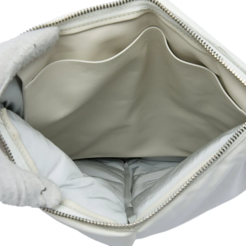 Bottega Veneta Nappa Maxi Intrecciato Padded Square Wristlet Pouch White Leather Very good - Model View