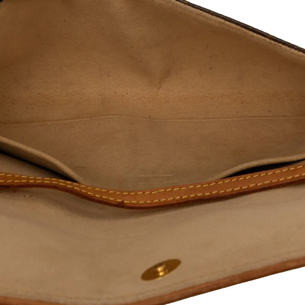 Louis Vuitton Monogram Pochette Twin GM Brown Very good - Model View