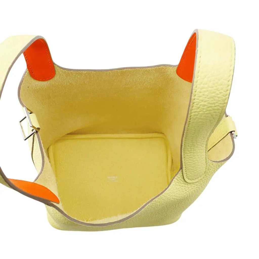 Hermès Clemence Picotin Lock 18 Yellow Leather Good - Model View
