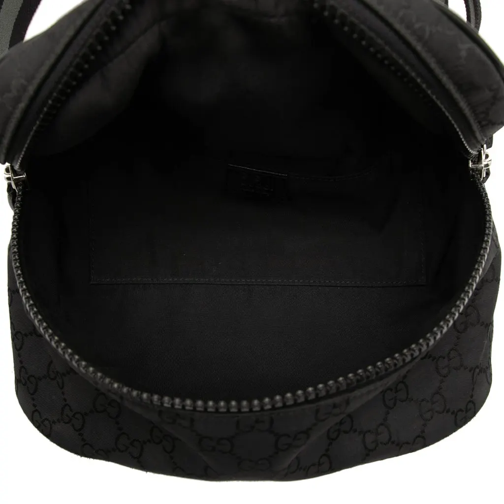 Gucci GG Nylon Web Belt Bag Black Very good - Model View