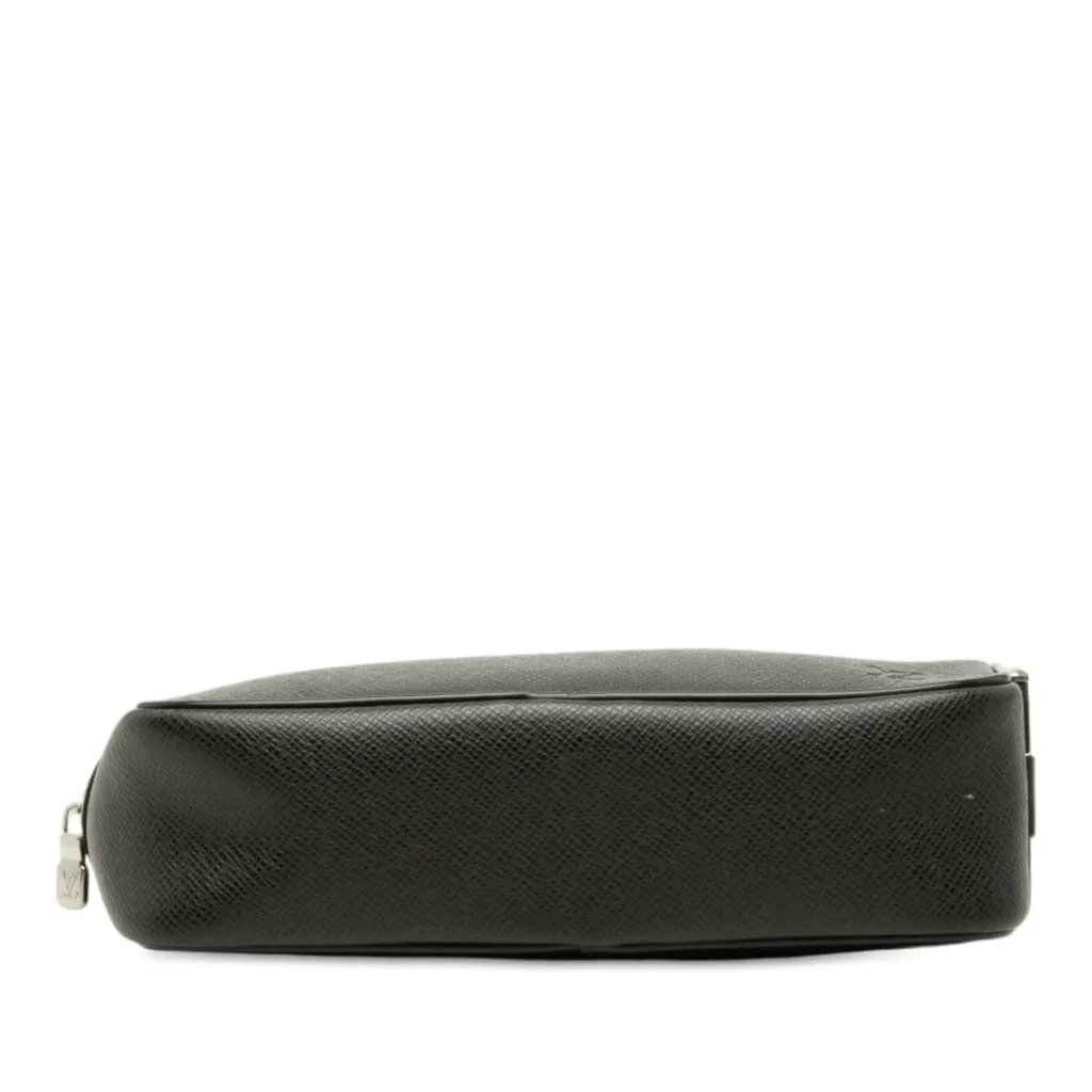 Louis Vuitton Taiga Pochette Kaluga Black Leather Very good - Inside View