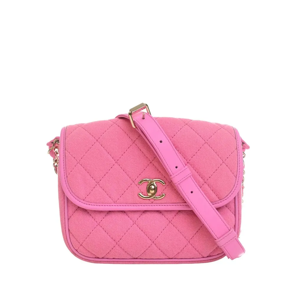 Chanel Small CC Quilted Denim Messenger Flap Pink Very good - Front View