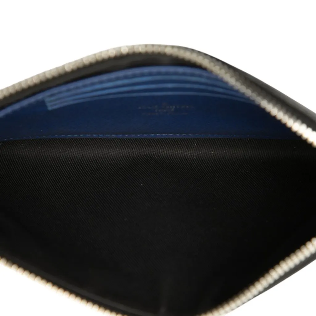 Louis Vuitton Monogram Taigarama Pochette Discovery PM Blue Very good - Model View