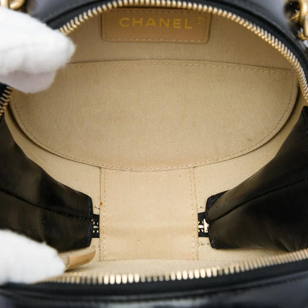 Chanel Glazed Calfskin Round As Earth Evening Bag Black Leather Very good - Model View