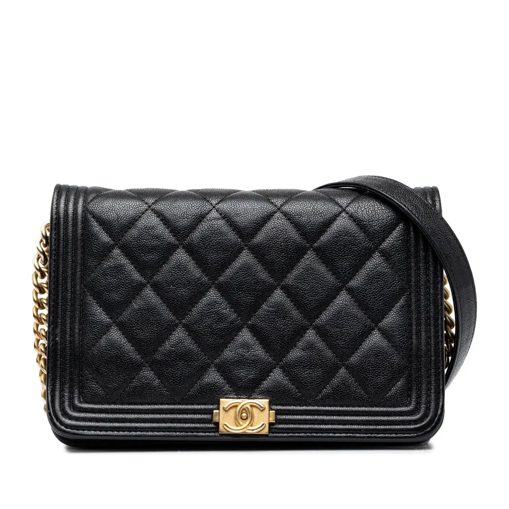 Chanel مبطّنة كافيار بوي محفظة على بسلسلة