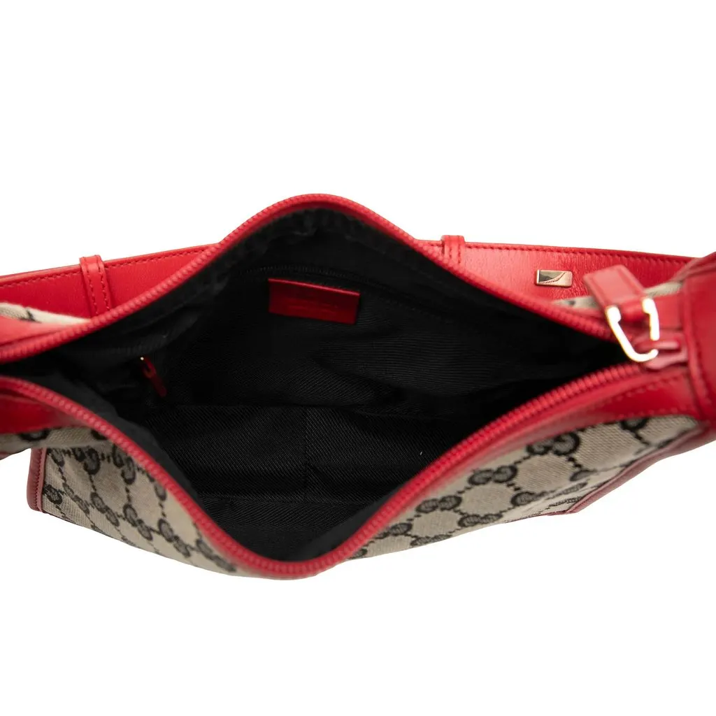 Gucci GG Canvas Shoulder Bag Beige Canvas Very good - Model View
