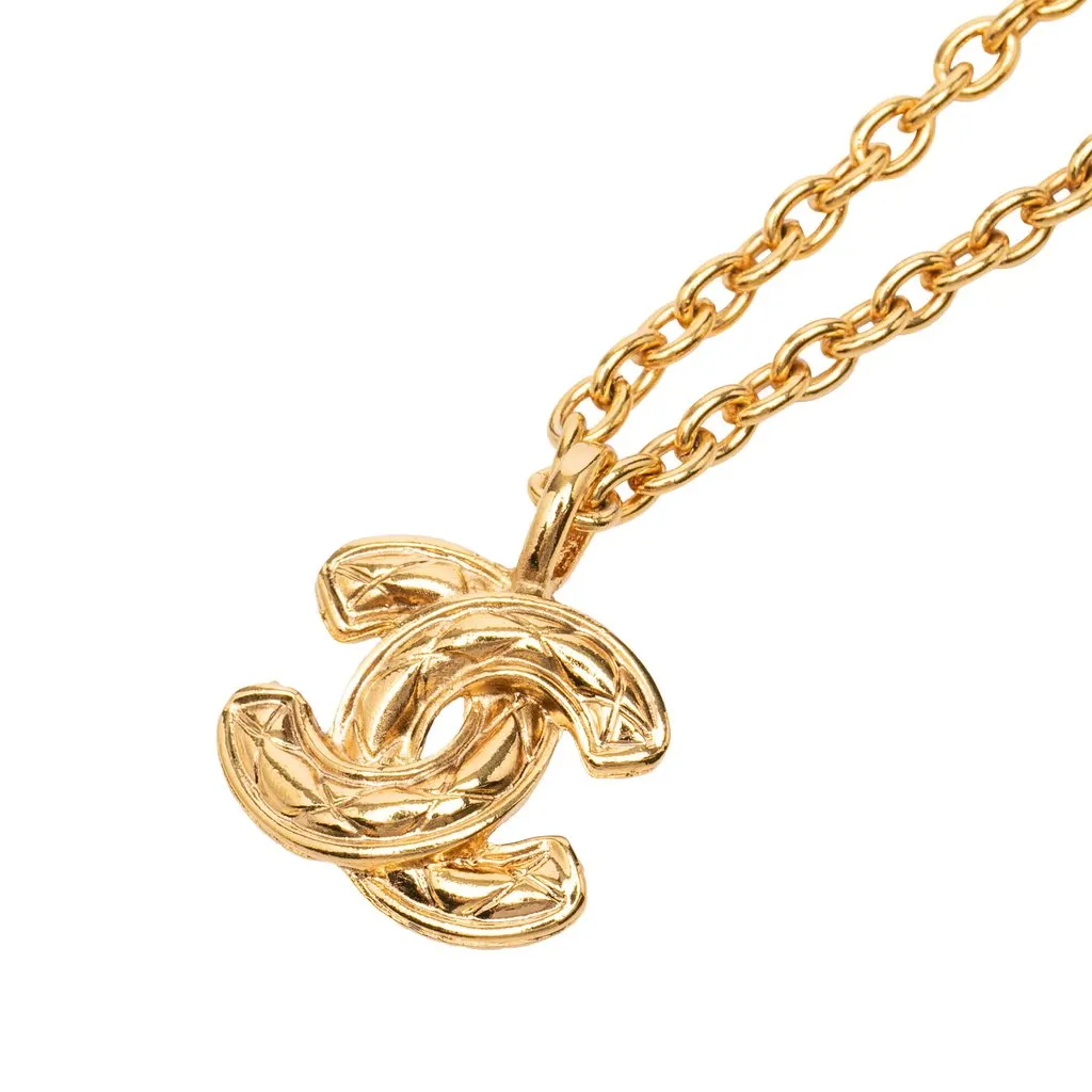 Chanel CC Gold Plated Quilted Pendant Necklace Gold Metal Very good - Model View