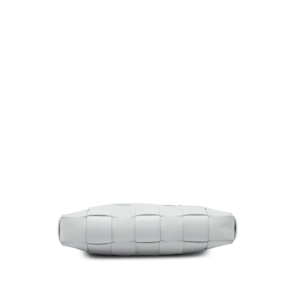 Bottega Veneta Lambskin Maxi Intrecciato The Snap Clutch White Leather Very good - Inside View