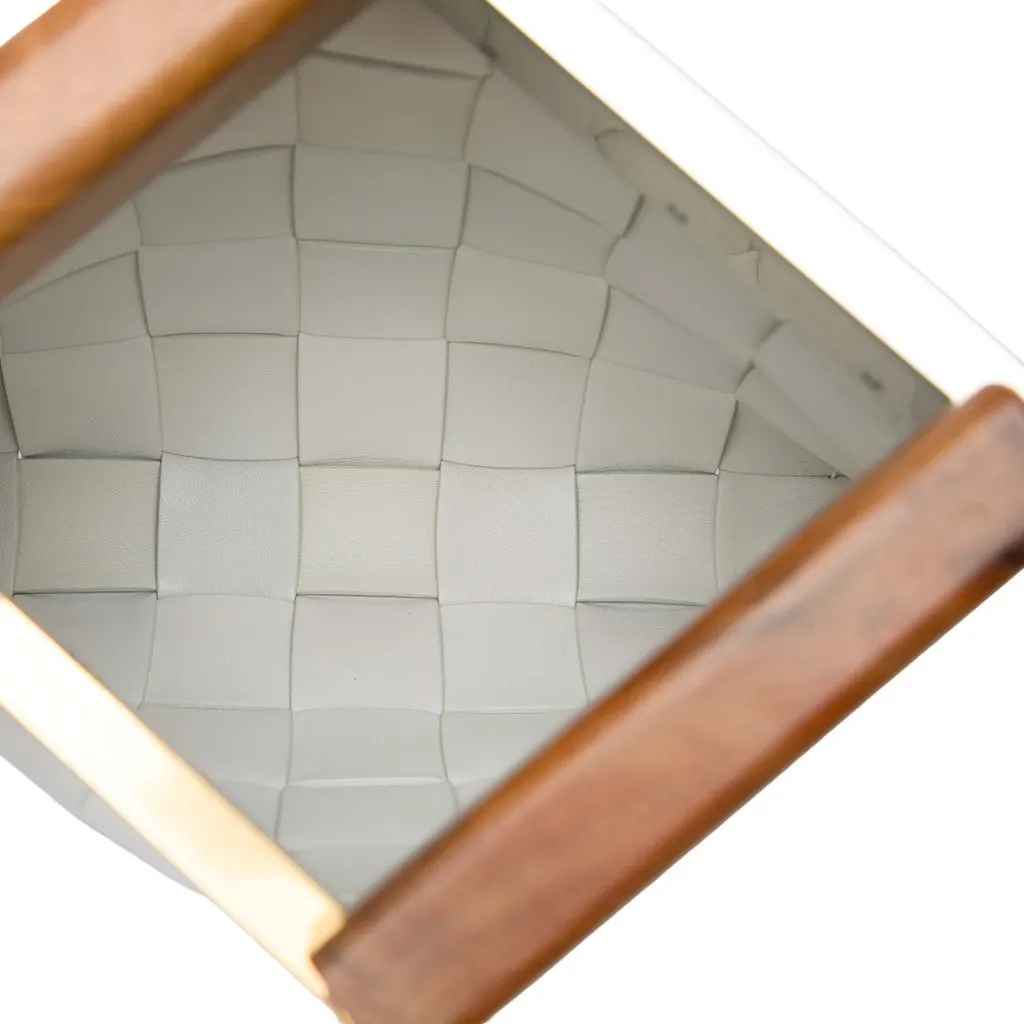 Bottega Veneta Lambskin Maxi Intrecciato The Snap Clutch White Leather Very good - Model View