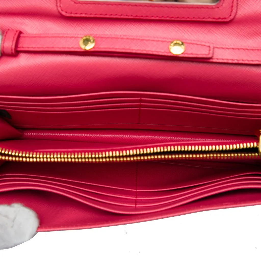 Prada Saffiano Wallet on Chain Pink Leather Very good - Model View