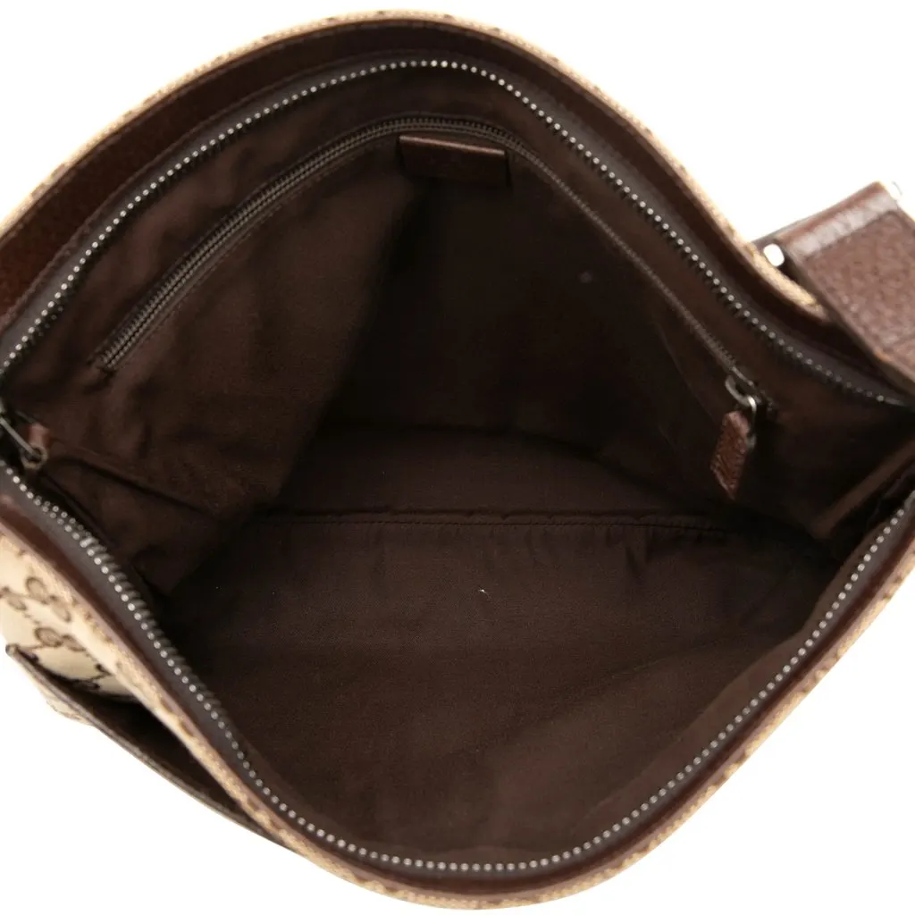 Gucci GG Canvas Crossbody Beige Canvas Very good - Model View