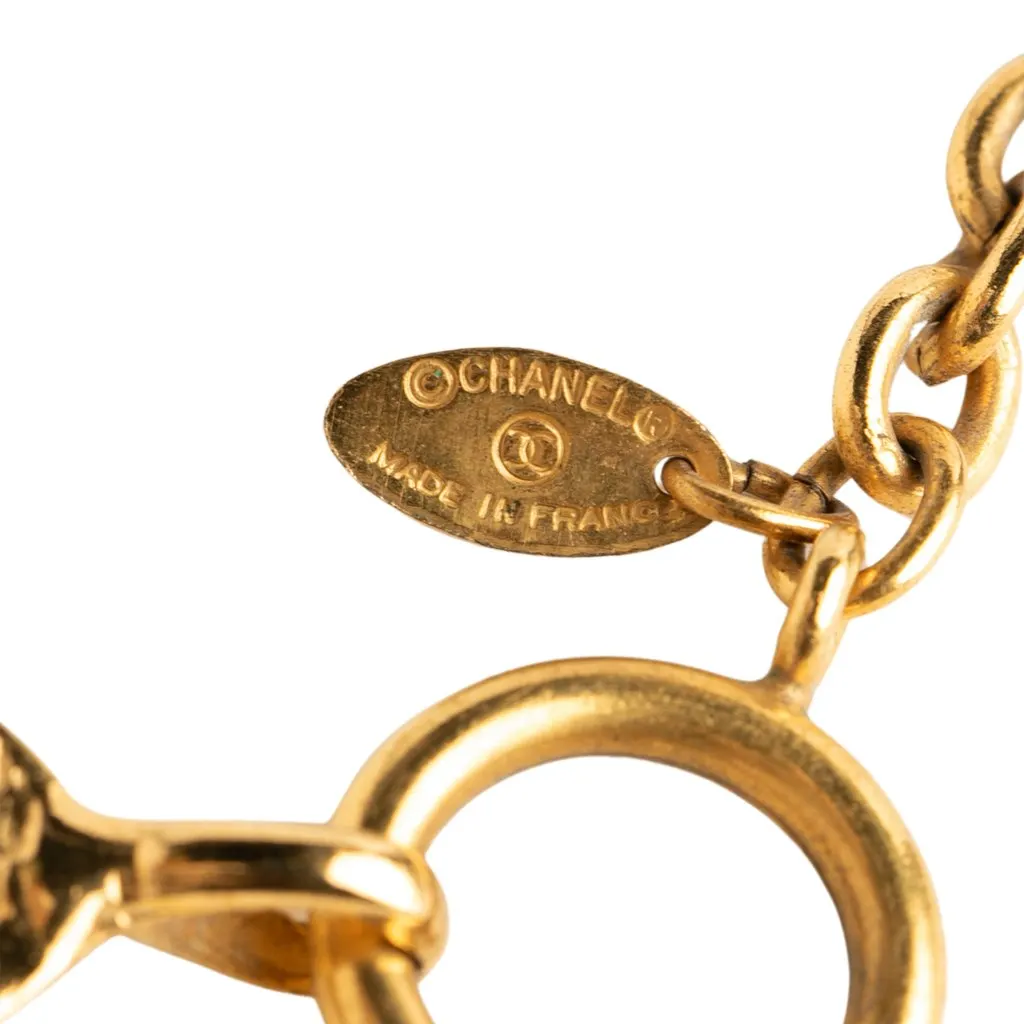 Chanel CC Gold Plated Diamond Shape Pendant Necklace Gold Metal Very good - Model View