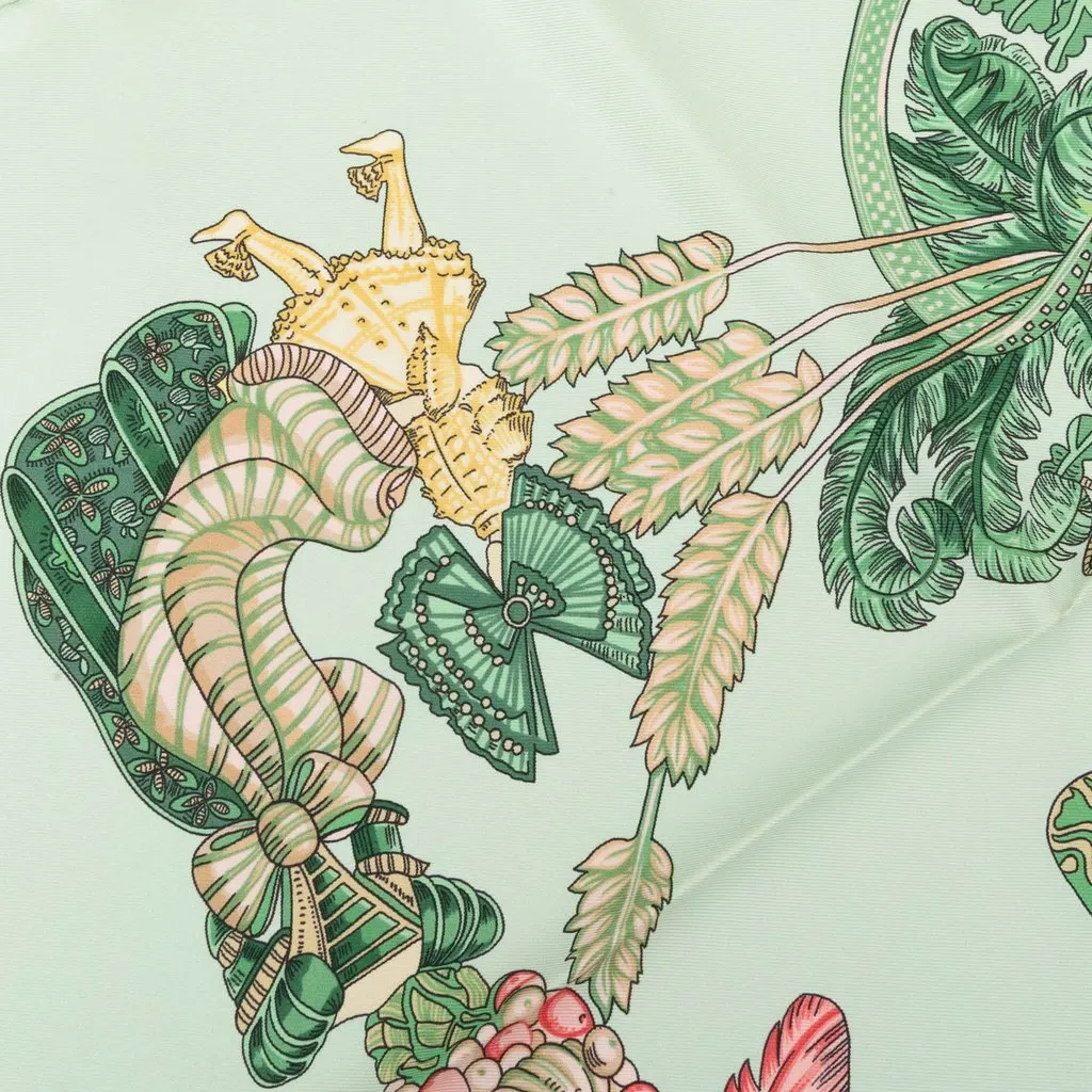 Hermès Chapeau Silk Scarf 90 Green Silk Very good - Model View
