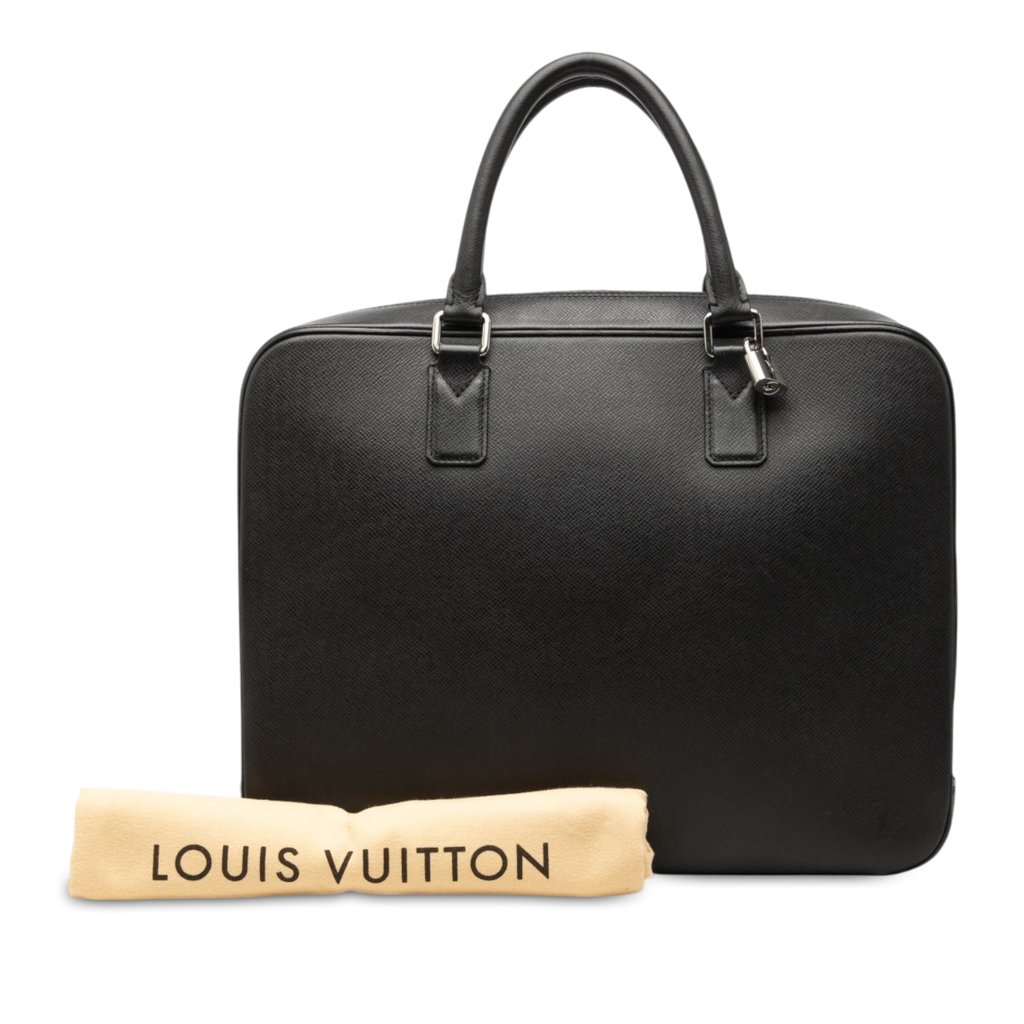 Louis Vuitton Taiga Neo Igor Briefcase Black X-Large Leather