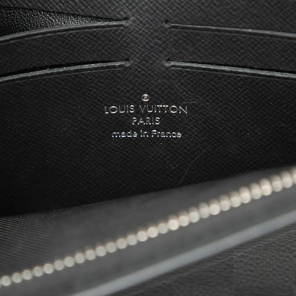 Louis Vuitton Damier Graphite Pochette Voyage MM Black Very good - Box View
