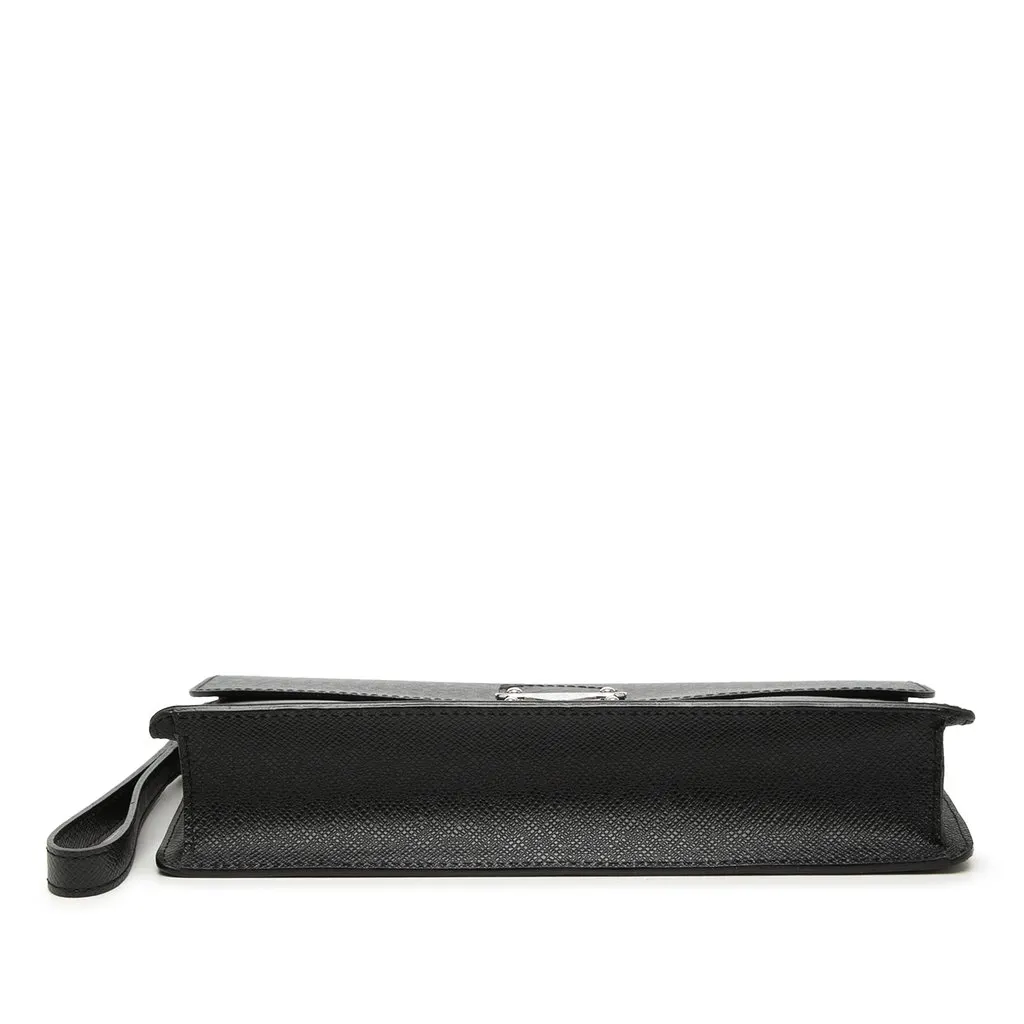 Louis Vuitton Taiga Belaia Clutch Black Leather Very good - Inside View