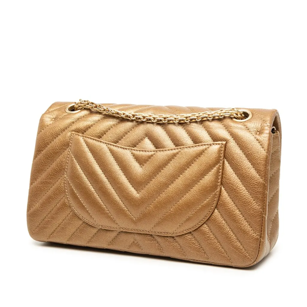 Chanel Chevron Metallic Aged Calfskin Reissue 2.55 Double Flap 225 Gold Leather Very good - Back View