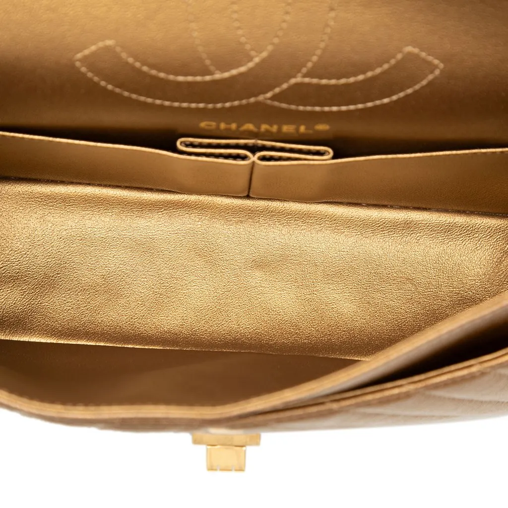 Chanel Chevron Metallic Aged Calfskin Reissue 2.55 Double Flap 225 Gold Leather Very good - Model View