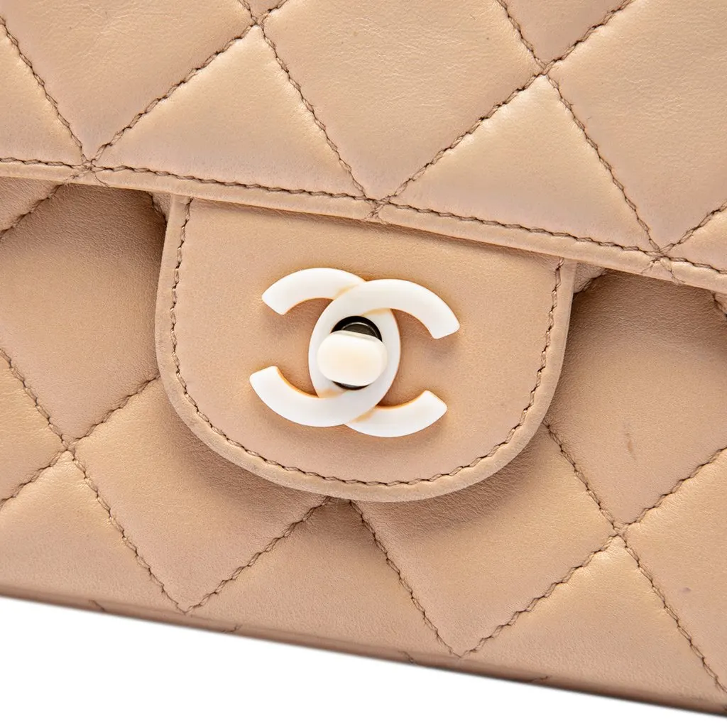 Chanel CC Quilted Lambskin Resin Chain Single Flap Beige Leather Very good - Box View