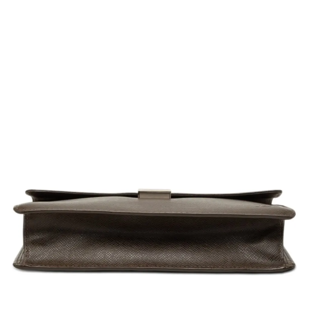 Louis Vuitton Taiga Selenga Brown Leather Good - Inside View