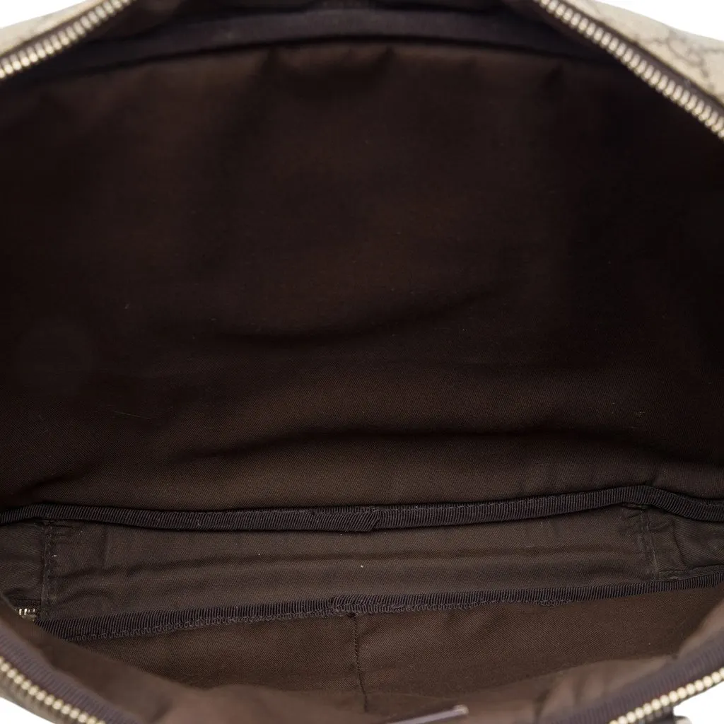 Gucci GG Supreme Business Bag Beige Very good - Model View