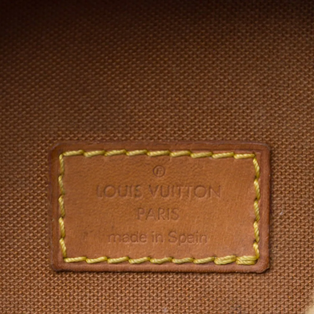 Louis Vuitton Monogram Pochette Gange Brown Good - Model View
