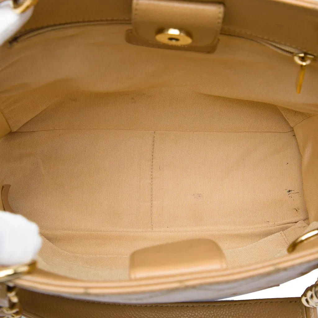 Chanel Caviar Petite Shopping Tote Brown Leather Very good - Model View
