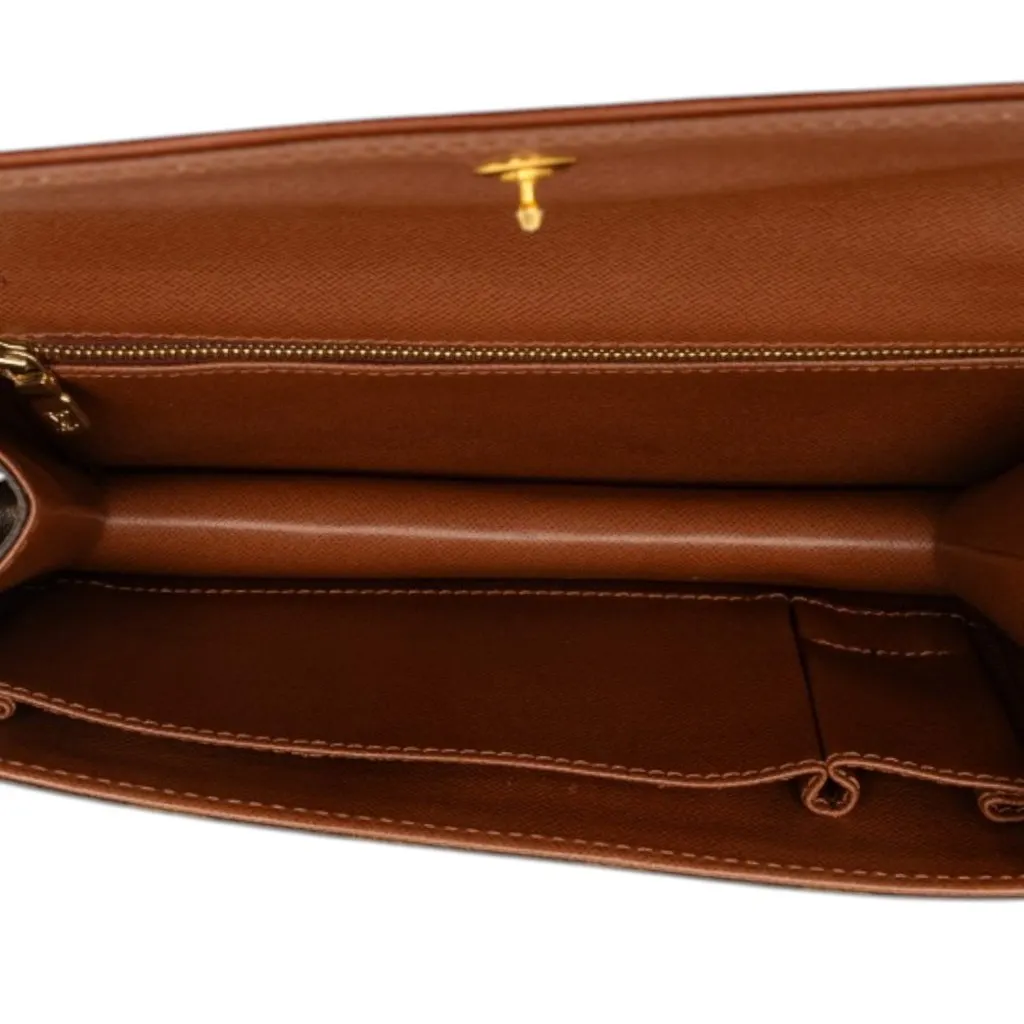Louis Vuitton Monogram Pochette Dame PM Brown Canvas Good - Model View