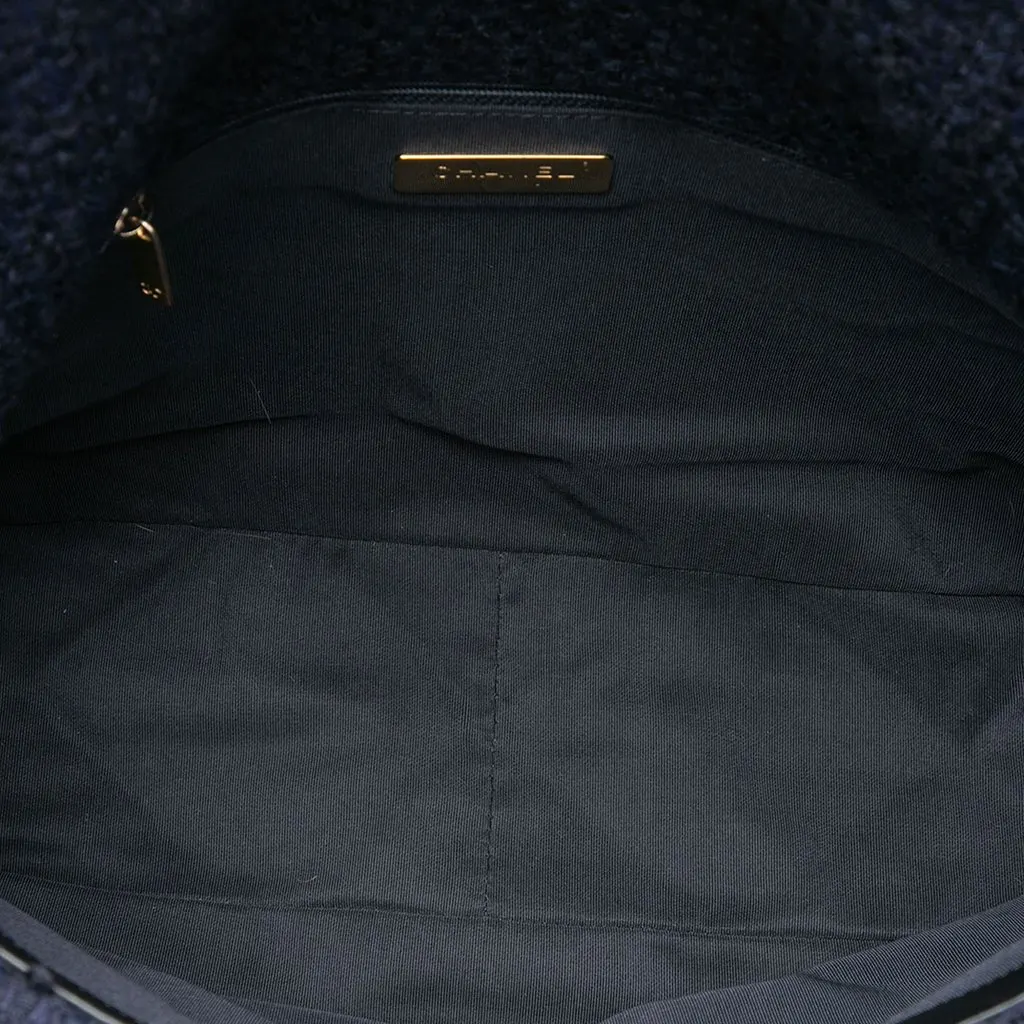 Chanel Maxi Tweed 19 Flap Blue Tweed Very good - Model View