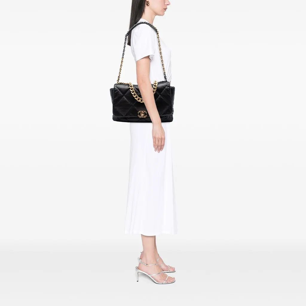 Chanel Maxi Lambskin 19 Flap Black Leather Very good - Box View