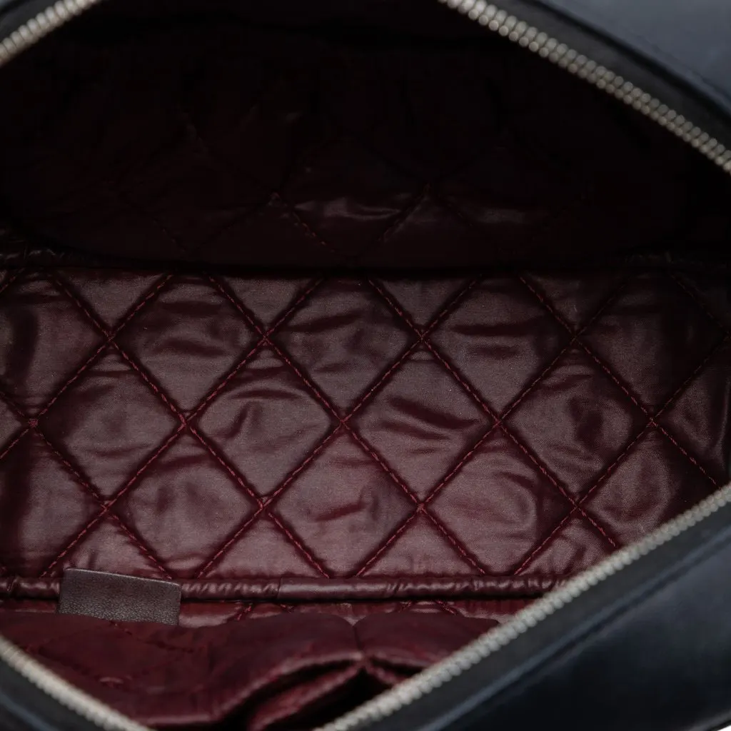 Chanel Medium Curvy Cosmetic Pouch Black Leather Very good - Model View