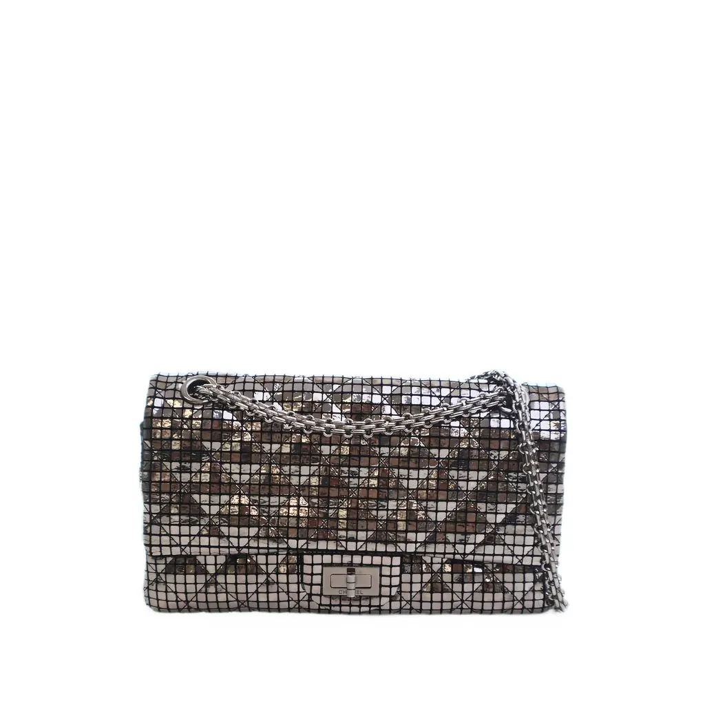 Chanel Quilted Mirror Calfskin Reissue 2.55 Double Flap 225 Silver Leather Very good - Front View