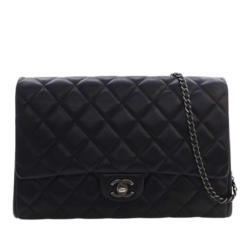 Chanel CC Quilted Lambskin Flap Clutch with Chain Black Leather Very good - Front View