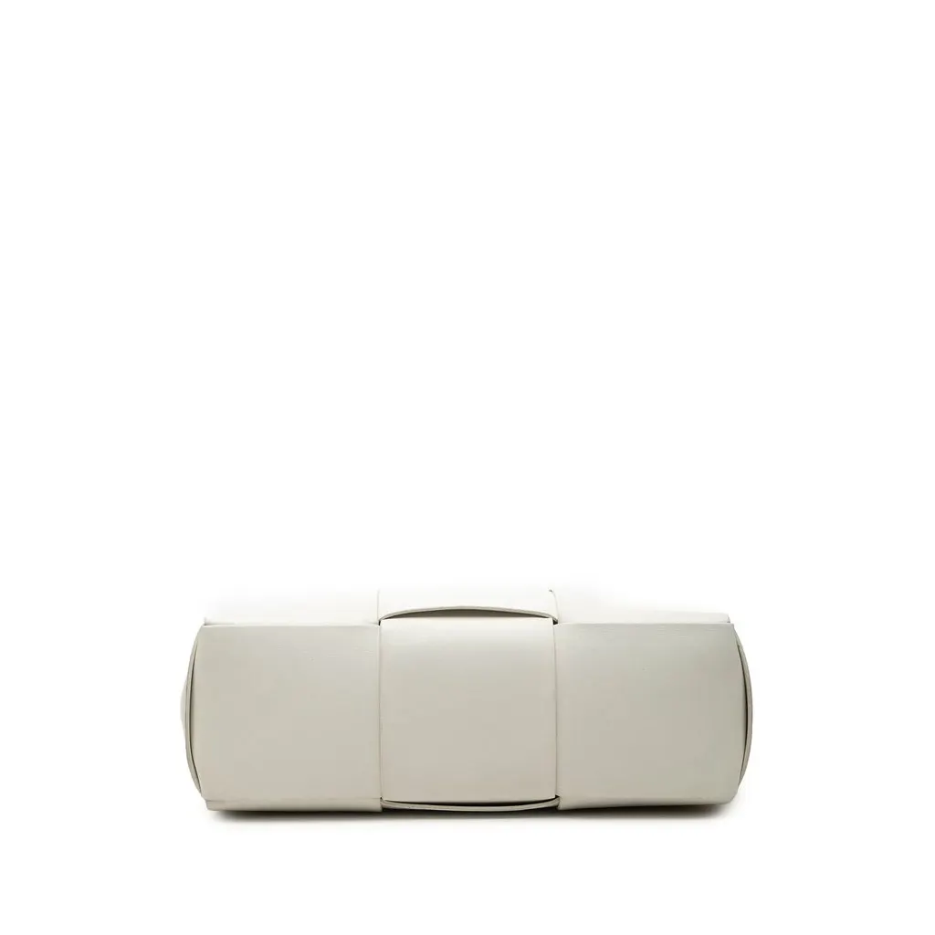 Bottega Veneta Medium Nappa Maxi Intrecciato Arco Tote White Leather Good - Inside View