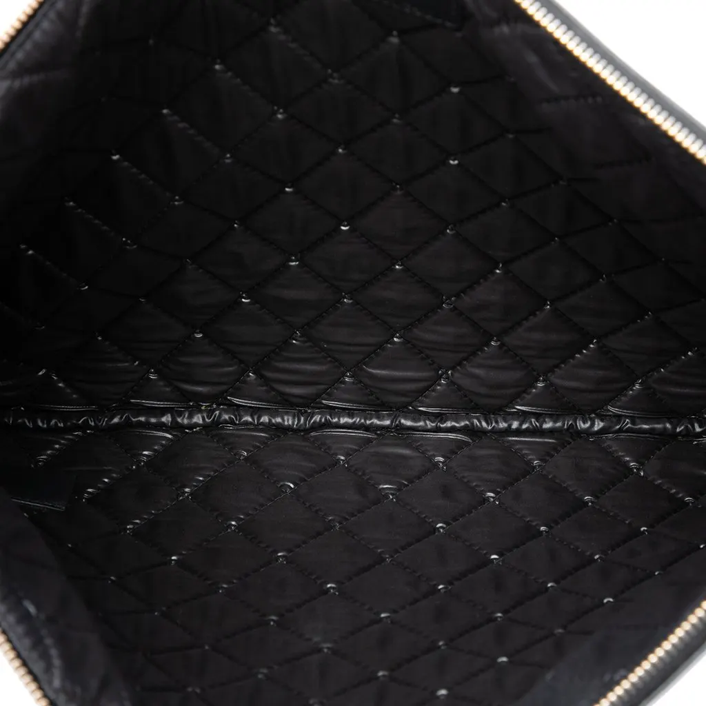 Chanel Large Quilted Caviar Boy O Case Clutch Black Leather Very good - Model View