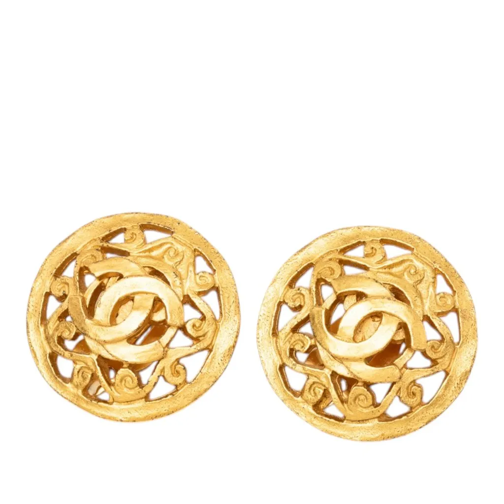 Chanel CC Gold Plated Arabesque Round Clip On Earrings Gold Metal Very good - Front View