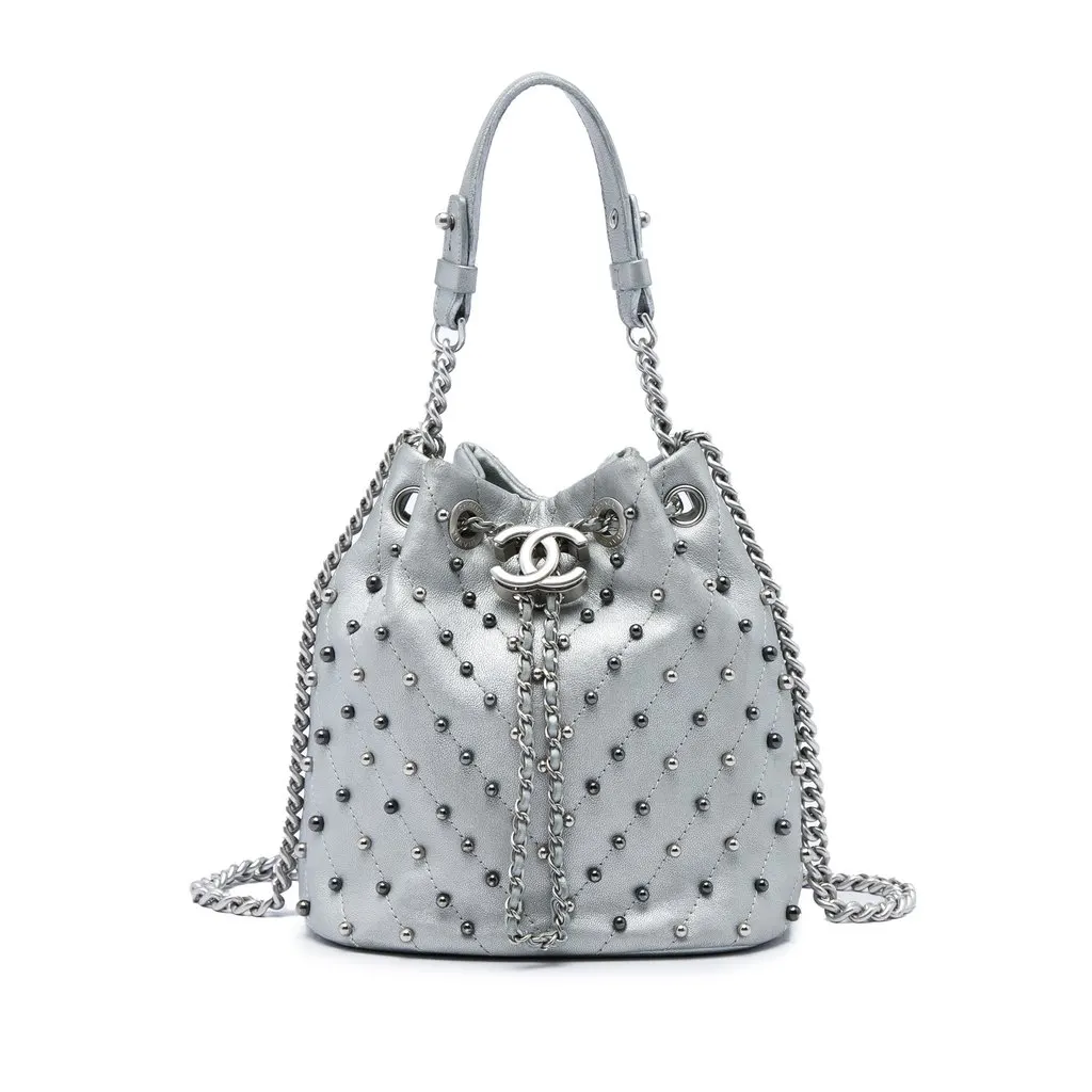 Chanel Small Metallic Chevron Lambskin Stud Wars Drawstring Bucket Bag Silver Leather Very good - Front View