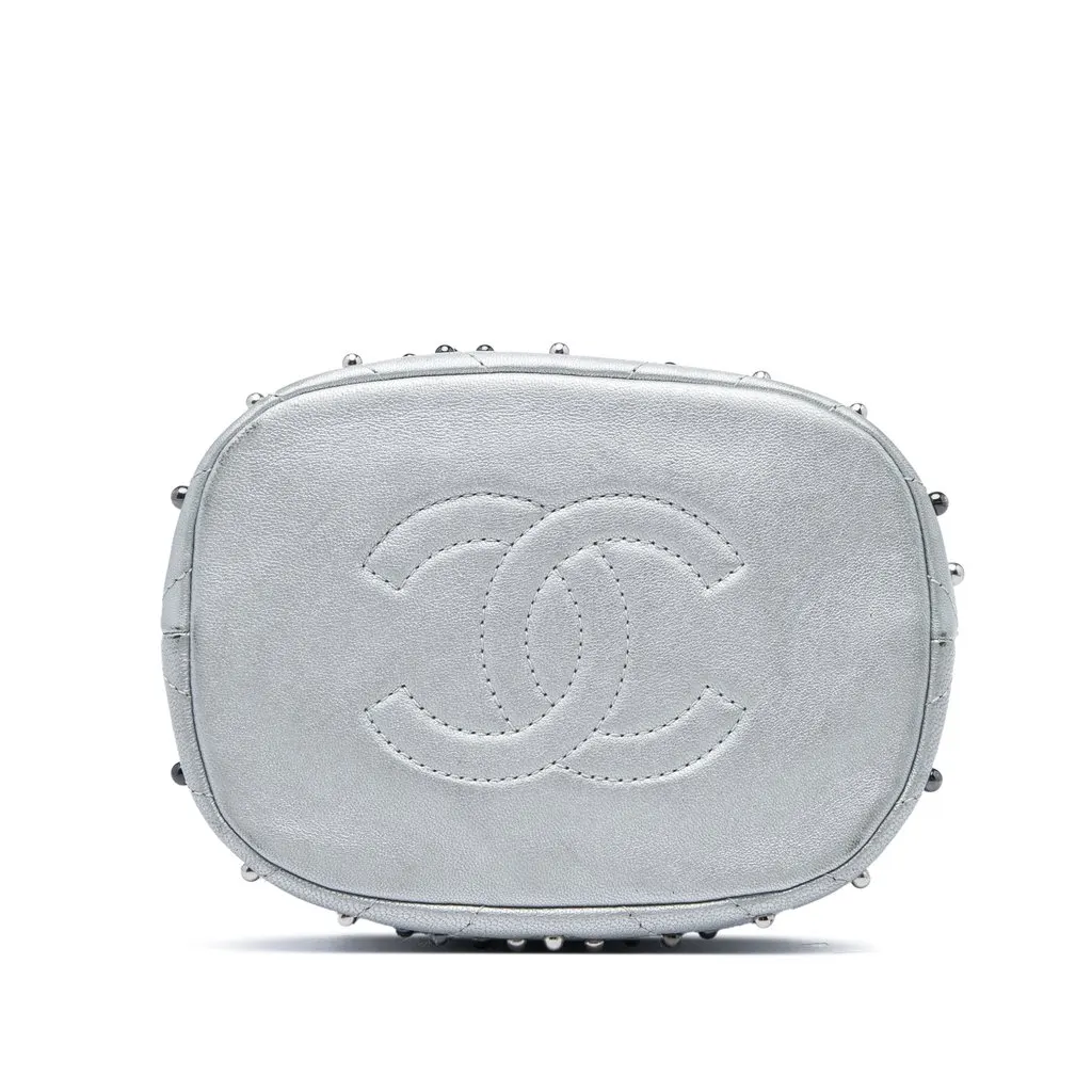 Chanel Small Metallic Chevron Lambskin Stud Wars Drawstring Bucket Bag Silver Leather Very good - Inside View