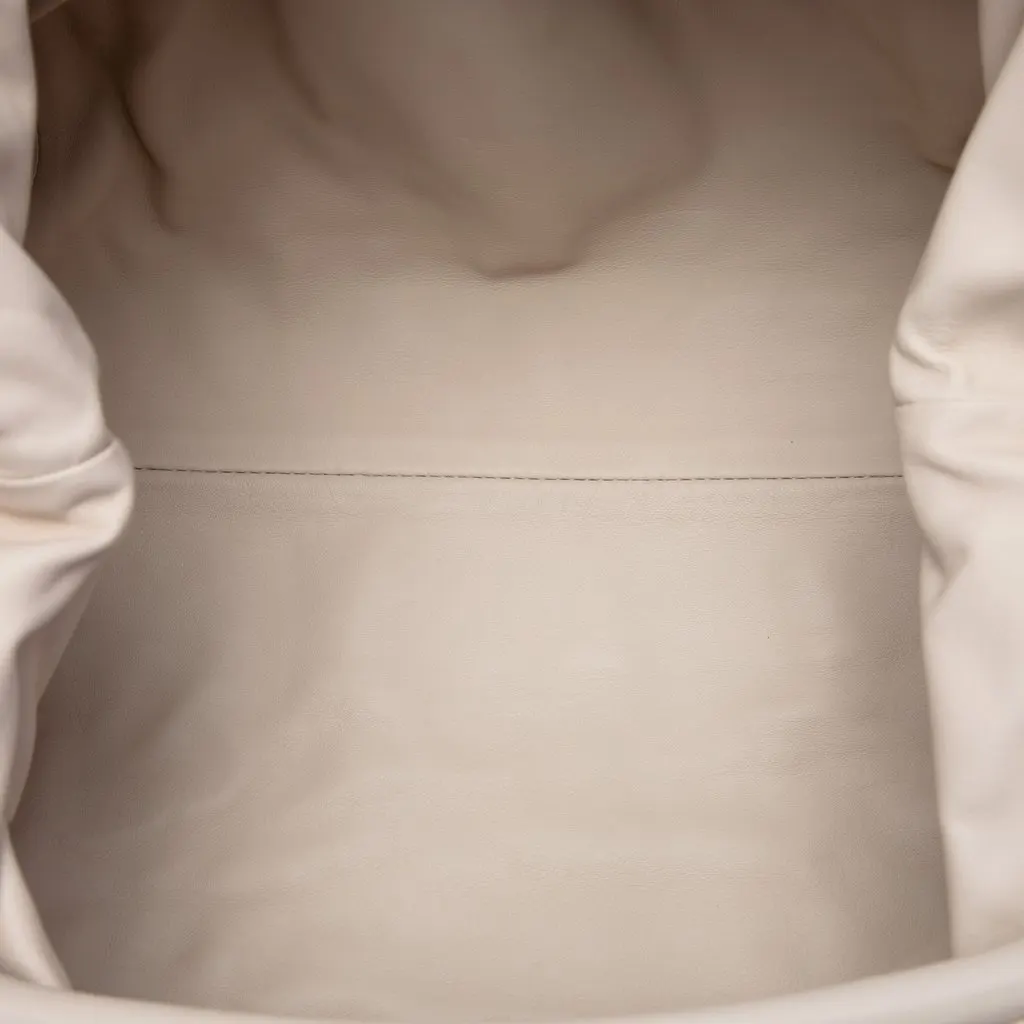 Bottega Veneta Lambskin The Pouch White Leather Very good - Model View
