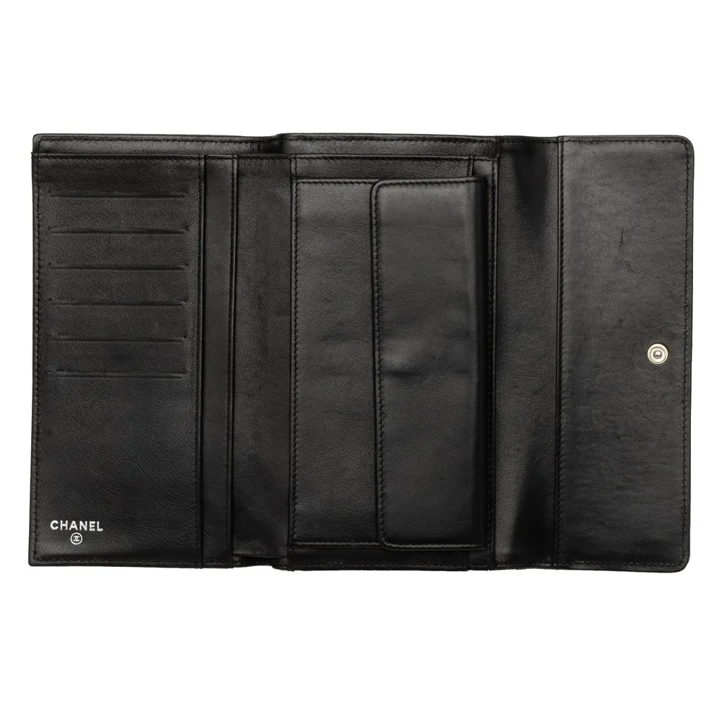 Chanel CC Patent Flap Long Wallet Black Leather Good - Model View