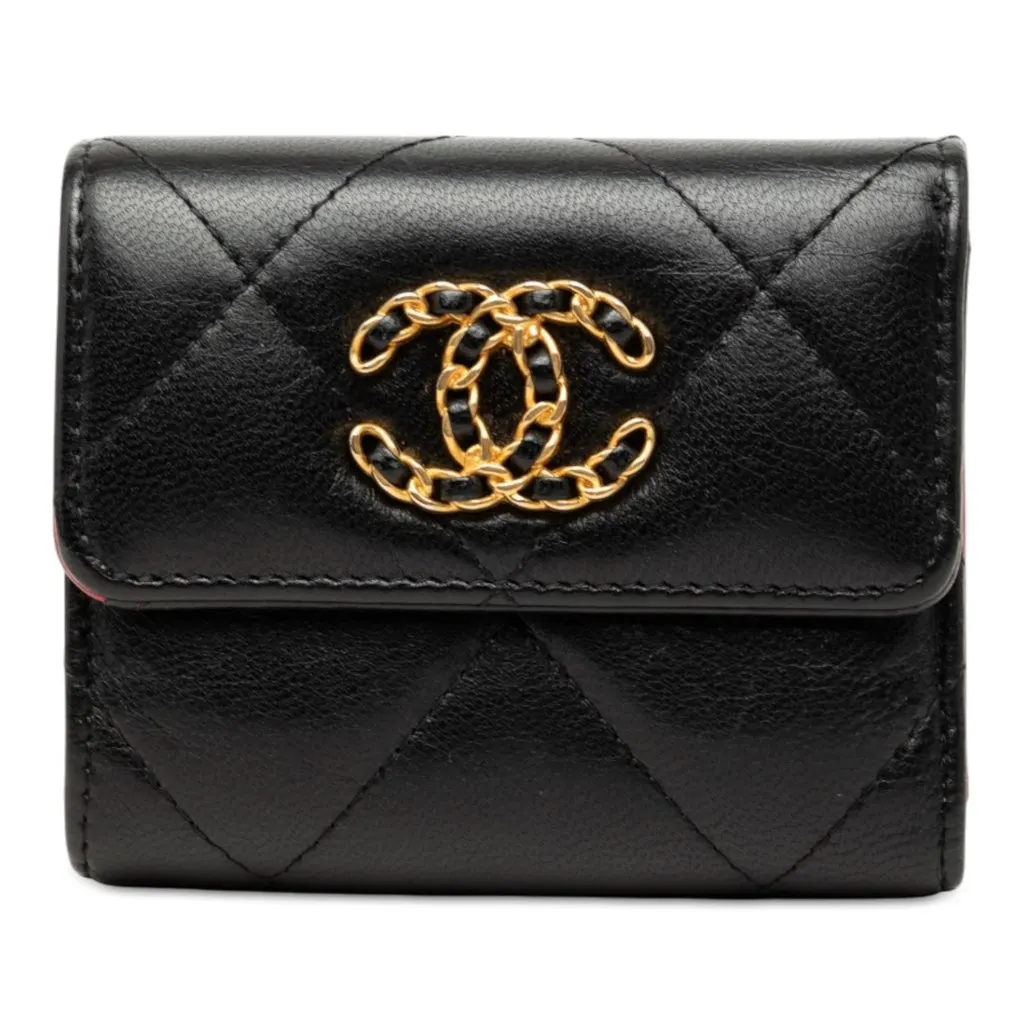 Chanel Quilted Lambskin 19 Flap Wallet Black Leather Very good - Front View