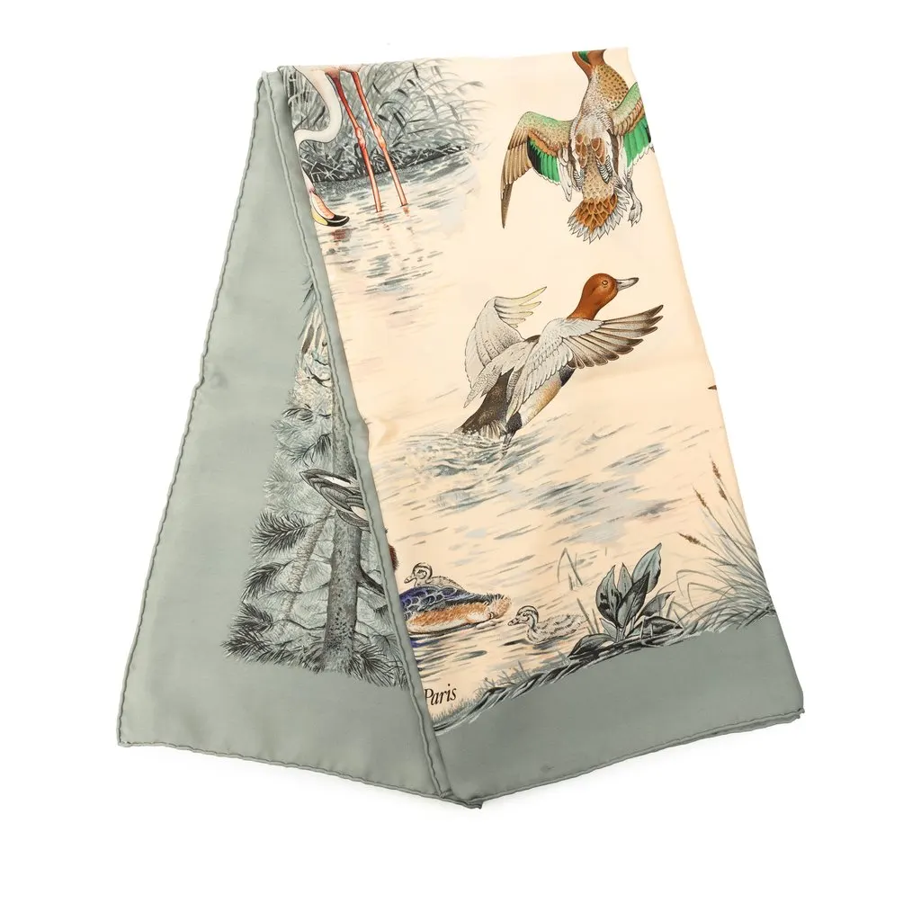 Hermès Halte en Camargue Silk Scarf 90 Beige Very good - Front View
