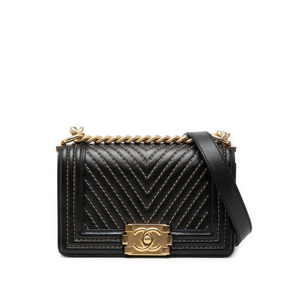 Chanel Small Chevron Lambskin Stitched Boy Flap Black Leather Very good - Front View