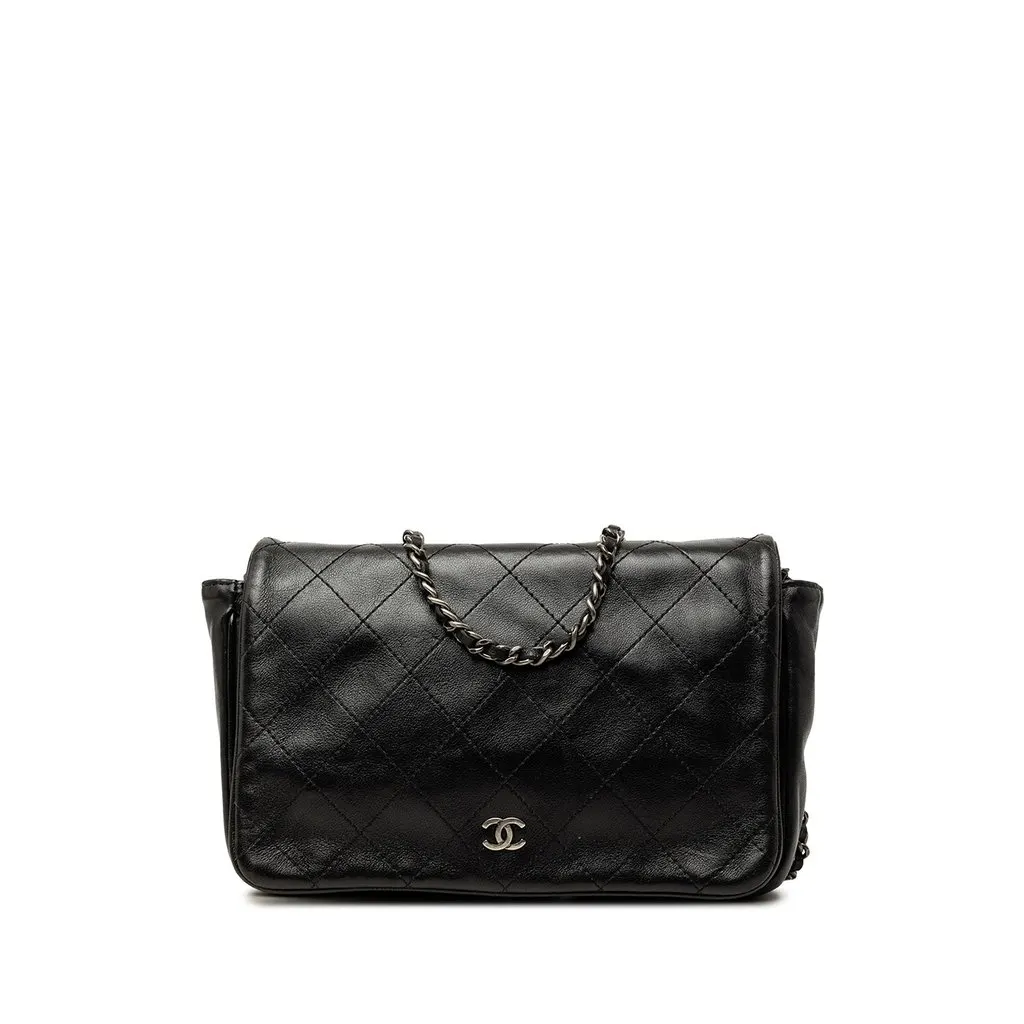 Chanel CC Quilted Lambskin Full Flap Wallet on Chain Black Leather Very good - Front View