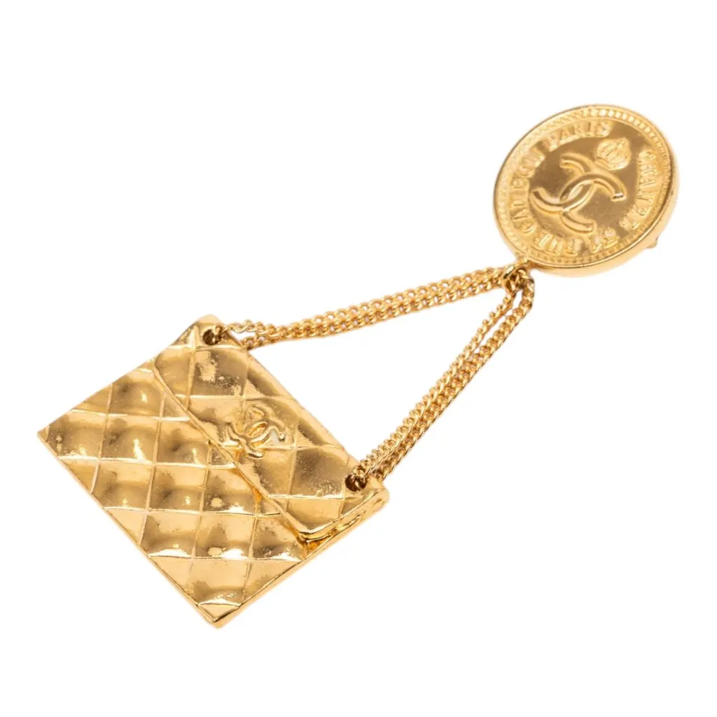 Chanel CC Gold Plated Quilted Flap Bag Medallion Brooch Gold Metal Very good - Front View
