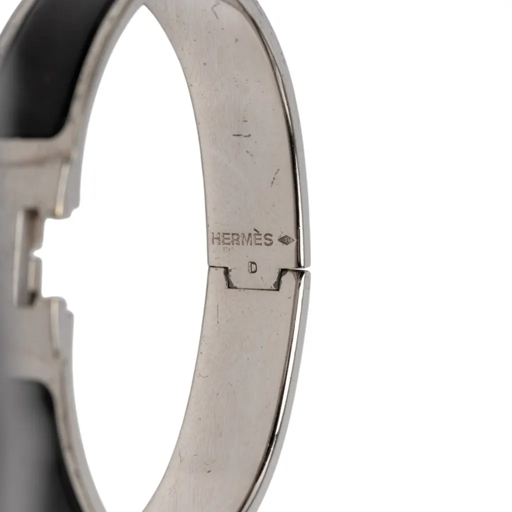 Hermès Narrow Enamel Clic H Bracelet PM Black Very good - Model View