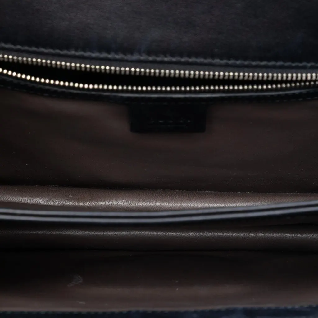 Gucci Medium Patent Interlocking G Crossbody Black Leather Very good - Model View